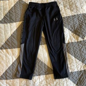 Boys size 5 fleece-lined Under Armour Pants
